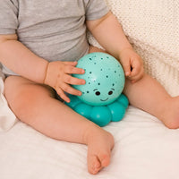 Twinkles To Go Octo™ - Blue Travel Comforting Nightlight Projector cloud.b